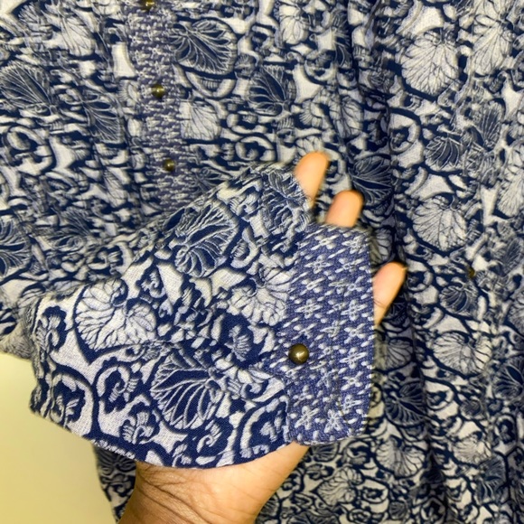 Patterned Long Sleeve Tunic Blouse - Picture 3 of 5